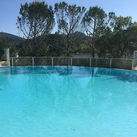 Riviera Apartman *