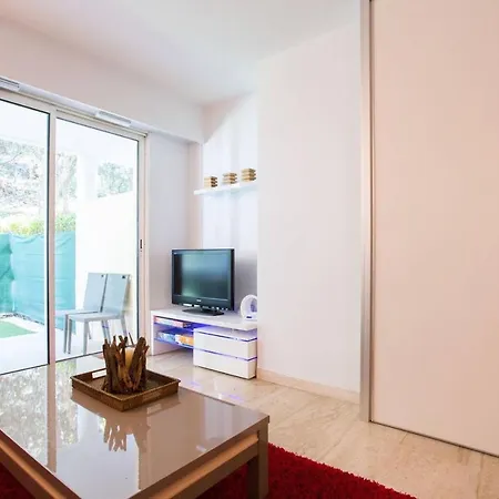 Riviera Апартаменты Мандельё-ла-Напуль